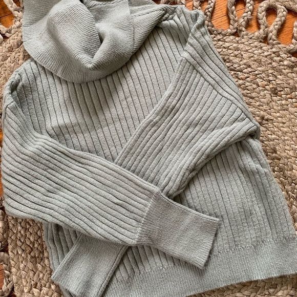 POOF Apparrel Crop Sage Green Turtle Neck Sweater - Picture 2 of 5